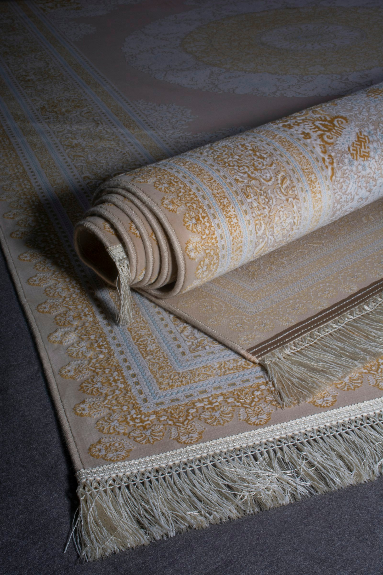 Carpet Tiles — carpet installation in Dubai
